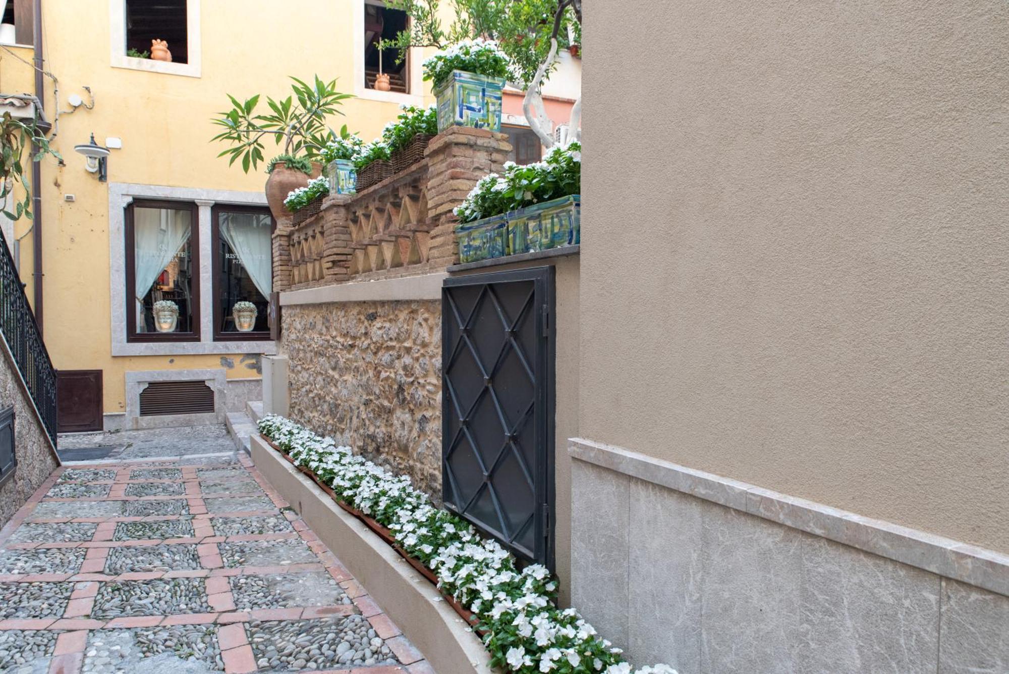 Villa D'Orville Luxury Suites Taormina Eksteriør bilde